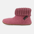 Haflinger Hüttenschuh Karlo in Rosa (Heather Rose) aus Schurwolle mit Kragen und Gummisohle Seitenansicht