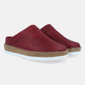 Haflinger Lederclog Travel Classic in Rot (Braided Bordeaux) aus Leder mit weichem Fußbett perfekt für drinnen und draußen Seitenansicht