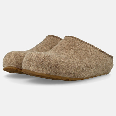 Haflinger Filzclog Michl in Beige (Torf) aus Filz mit herausnehmbarem Fußbett Seitenansicht 
