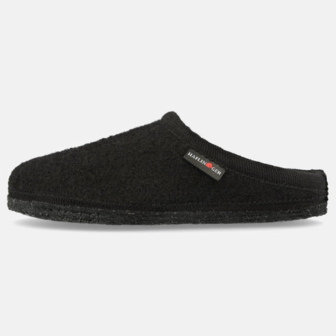 Haflinger Pantoffel Alaska in Schwarz aus Walkstoff mit Filzsohle Seitenansicht