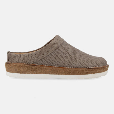 Haflinger Lederclog Travel Classic in Grau (Braided Perlgrau) aus Leder mit weichem Fußbett perfekt für drinnen und draußen Seitenansicht